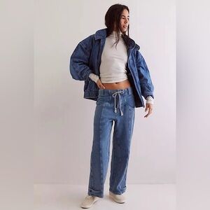 Free People We The Free Washed Away Textured Pull On Boyfriend
Jeans Size Large